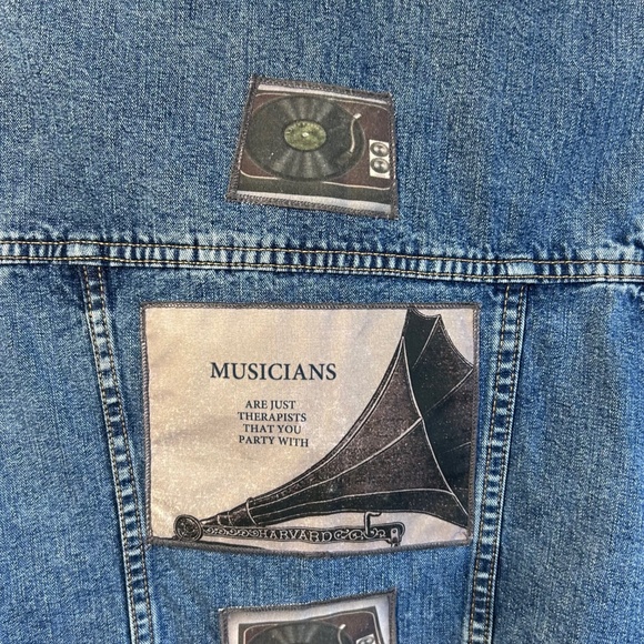 Vintage CRN-F3 unique denim vest, music, guitar appliqués size XS - Picture 7 of 14